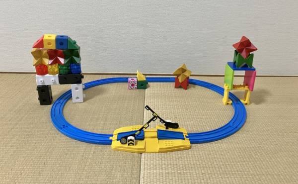 積み木に興味ナシだった1歳息子が夢中に！集中力がアップし、知育面で良い変化があったおもちゃとは？