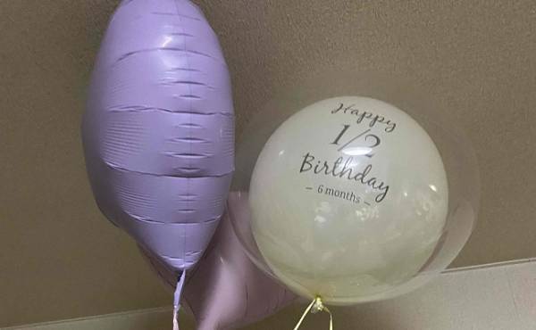 「空飛ぶ赤ちゃん！？」大好評♡娘のハーフバースデーに用意したかわいい撮影アイテム