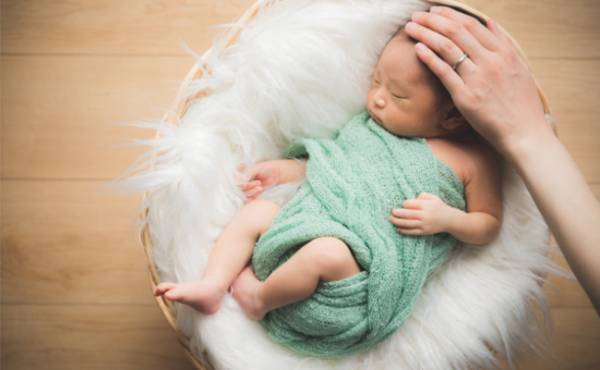 【撮影を考えるママ必読】ニューボーンフォト、これは絶対NG！フォトグラファーに聞いた撮影のリアル