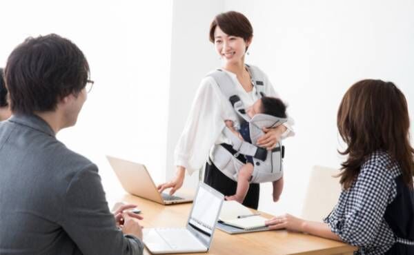 愛知県豊明市役所が子連れ出勤制度を導入！？「静かにできる？」「同僚の反応は？」リアルな声を調査
