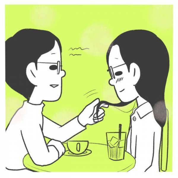 「待って！あれ…」ママ友と男性の密会現場を目撃！親しげに髪を触られ照れくさそうに！？＜産後レス＞