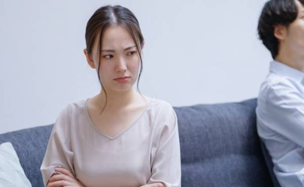 「私だってムリなんだけど！」子どもの急な呼び出しはなぜいつも妻の仕事？パパがやりがちNG育児3選