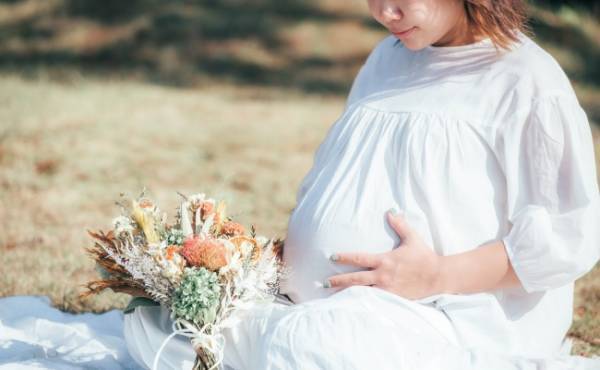 滝川クリステルさん、浜口順子さんが！2023年10月に妊娠を発表した芸能人・有名人一覧