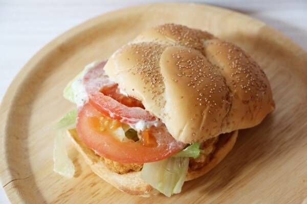 【マクドナルド】期間限定！話題の四角いバーガー新作を実食！さらにおいしくなる裏技も♡