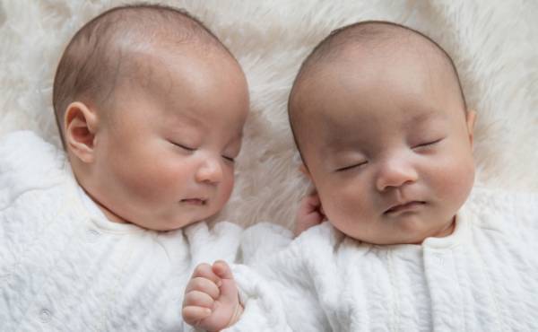 大人気「ジェンダーレスネーム」ランキングTOP10！一文字の名前が大注目、今人気の名前は？