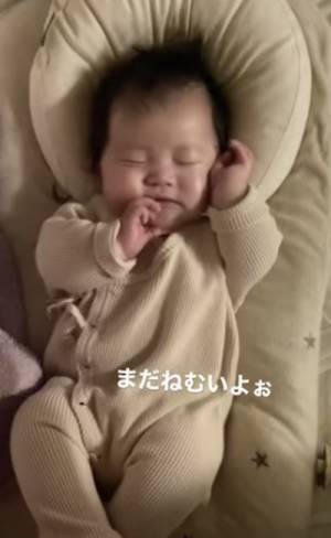 62万回再生！寝起きの赤ちゃんがママを見つけた瞬間の意外な表情に「可愛すぎる」「癒し」の声多数！