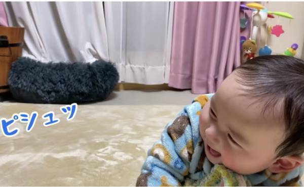 59万回再生！大好きなパパを見るとまさかの反応をしてしまう赤ちゃんの姿が「可愛すぎる」と話題！