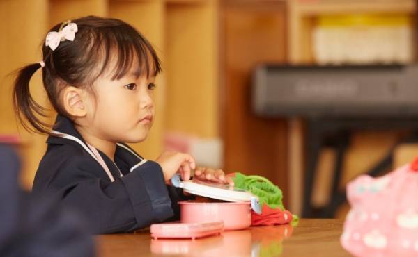 「早く言ってほしいよね〜」幼稚園の廊下で先生の不満が聞こえ…→親としての反省とその後の対応は！？