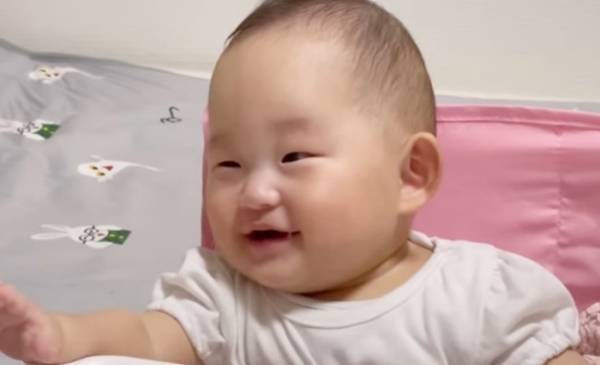 【3つ子ちゃん】離乳食どうしてる？初めての離乳食に密着！⇒それから5カ月後、まさかの争奪戦に！？