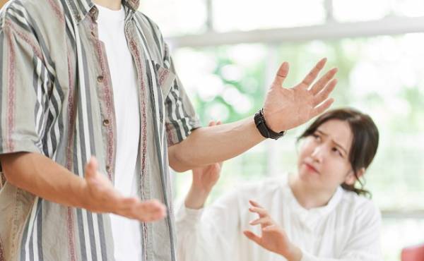 「すぐやれよ！」再婚後、実子が生まれた途端に変わってしまった夫…血のつながりのない娘は疎ましい？