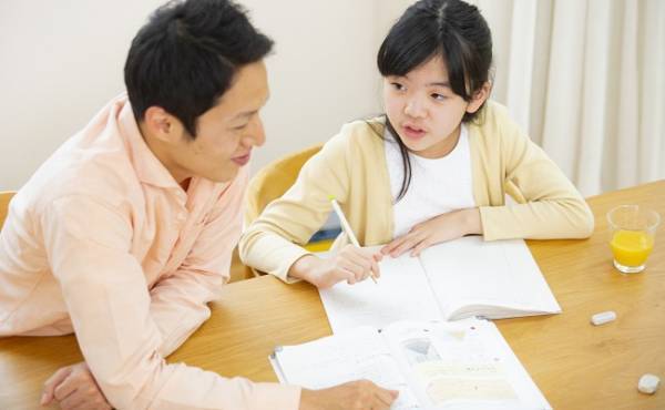 再婚相手の私は「父親をとってしまう人」？夫と私の間に割って入ってくる夫の娘。深い溝を感じた私は…