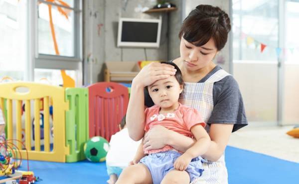 「もう大丈夫だから連れてきた」その判断間違いかも！？実はよくある！保育士が困った保護者の行動とは