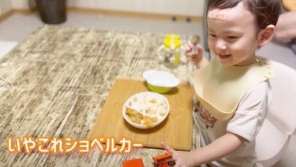 【19歳差の姉弟】151万回再生！姉に叱られて…あからさまに落ち込む素直な1歳児がキュートすぎ♡