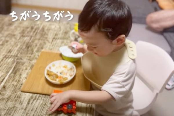 【19歳差の姉弟】151万回再生！姉に叱られて…あからさまに落ち込む素直な1歳児がキュートすぎ♡