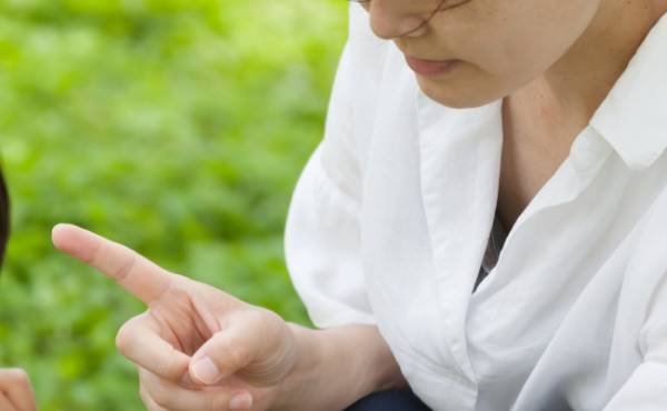 「ごめんなさいしようか」ママ友に謝罪させられる娘。度重なる「ごめんね」の強要にモヤモヤした私は…