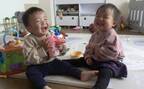 131万回再生！男女双子の赤ちゃんが大爆笑♡「おもしろすぎ！」「何度でも見たくなる」と話題に！？