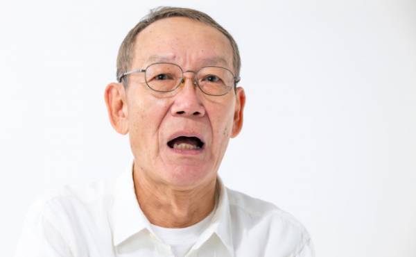 「見ないで！」亭主関白な父親がいる実家に里帰り→授乳を見られるのが嫌だと伝えたら怒りだして…！？