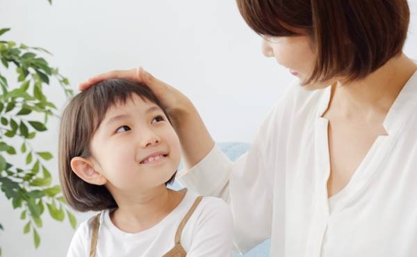 「片付けできてエライね」よりも良い声かけとは！？親が簡単にできる【子どもの自己肯定感】の上げ方