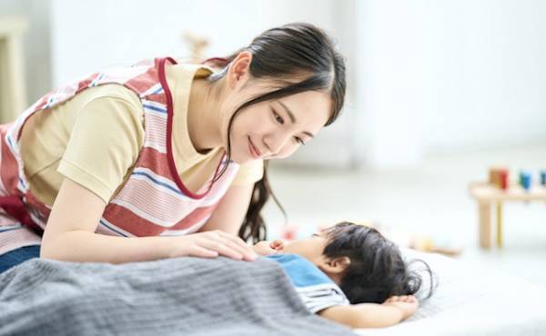 現役保育士がリアルに実践してる！「寝ようか？」の声かけ、実はNG！？暑い夏、子どものお昼寝のコツ
