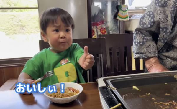 20万回再生！94歳ひいひいばあちゃん✕2歳玄孫の癒やしコラボ♡心やさしい玄孫くんの言葉に感動！