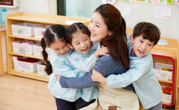 「次女の幼稚園が衝撃的すぎ！」運動会・発表会・誕生日会…すべての行事が長女の園とまるで違って！？