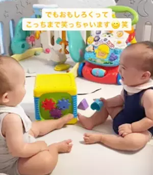 「ママにはわからない世界！？」16万回再生！双子ベビーが向かい合って、ゲラゲラがもう止まらない♡
