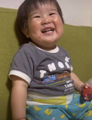 249万回再生！「ペコッ…ペコッ…」2歳児がコッペパンと言おうとしたら…パパも爆笑の結末に！ ？