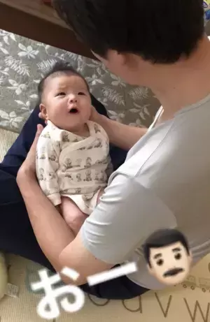 150万回再生！「おー！」「おっ♡」赤ちゃんとおしゃべりしていたパパ→思わず吹き出したワケは！？