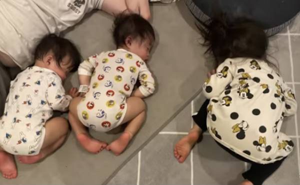 197万回再生！大好きなパパと眠る双子→「たまらん」「すごい」と話題になったまさかの姿とは…？