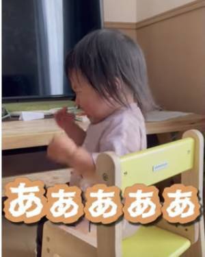 51万回再生！「バナナを食べたい娘」VS「寝てほしいパパ」→まさかのやりとりが可愛すぎと話題！