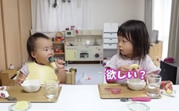 162万回再生！成り立ってる？食事中の3歳＆1歳姉妹のまさかの会話に「可愛すぎ」「尊い」の声！