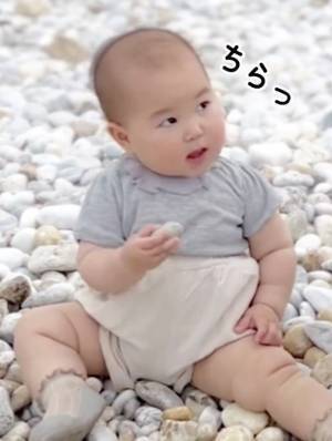 26万回再生！我慢できない赤ちゃんVSやさしく阻止するパパ⇒「ちらっ」ラストの反応がおもしろすぎ