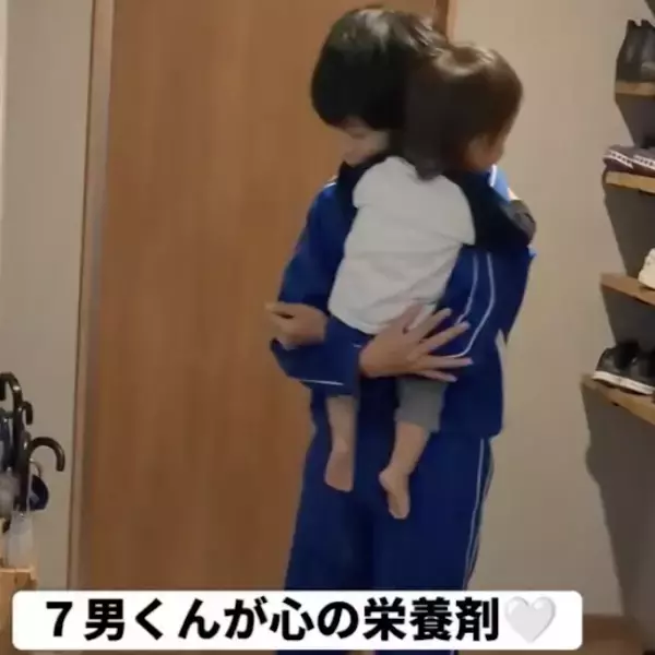 1336万回再生！【7男2女の大家族】7男の「初めて」に気づいた長男⇒感動の展開に、思わず…！？