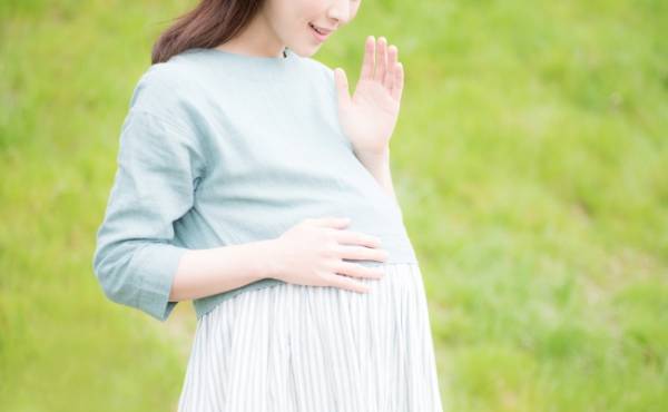 峯岸みなみさん、橋本マナミさんが！2024年3月に妊娠を発表した芸能人・有名人一覧