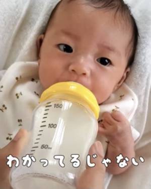 34万回再生！「はぁ♡しあわせ」ミルクが大好き赤ちゃん→パパとの意外なやりとりが可愛すぎと話題♪