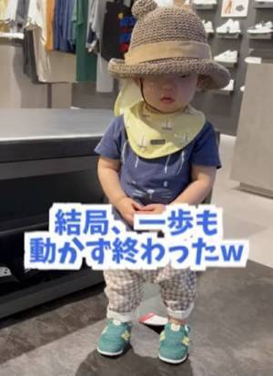 13万回再生！初めて靴を履いた女の子がびっくりしてモジモジ→その後のまさかの反応が可愛すぎ♡