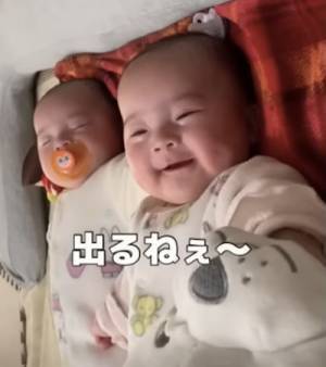 41万回再生！双子のお昼寝♡一人が先に寝ると…？→思わず胸キュンなまさかの姿とは？