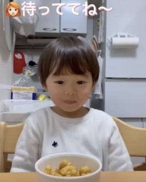 357万回再生！「早く食べたい〜」おやつが待ち遠しい男の子→我慢している姿が可愛すぎる件！