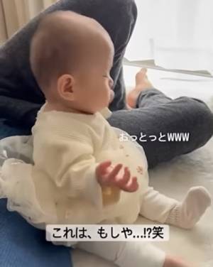 127万回再生！かわいすぎ♡パパと一緒に過ごす赤ちゃん→心地よくて見せたまさかの姿とは？