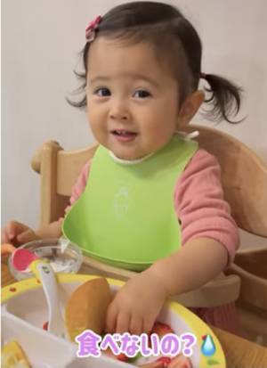 122万回再生！「食べないの？」朝食を食べない娘にママが質問→ママも爆笑！可愛いすぎる反応とは？