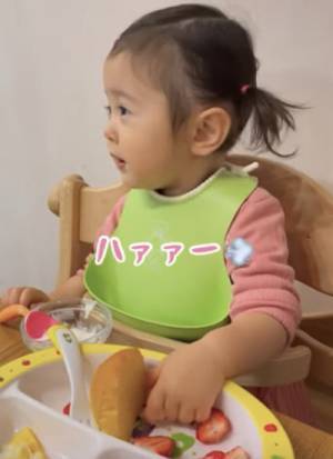 122万回再生！「食べないの？」朝食を食べない娘にママが質問→ママも爆笑！可愛いすぎる反応とは？