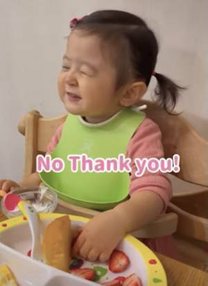 122万回再生！「食べないの？」朝食を食べない娘にママが質問→ママも爆笑！可愛いすぎる反応とは？