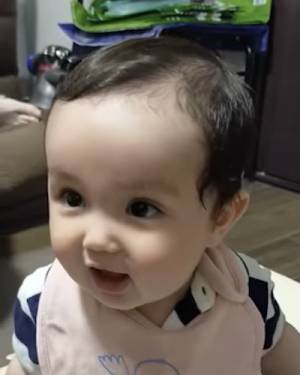 バズり中！ママから顔に息を吹きかけられた赤ちゃん→「神レベル級」と話題の反応とは♡