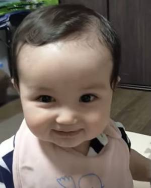 バズり中！ママから顔に息を吹きかけられた赤ちゃん→「神レベル級」と話題の反応とは♡