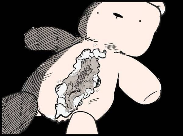 娘のぬいぐるみを切り開いた父親「何か仕込まれてるかも」その結果！？不気味なことが続き心配に…