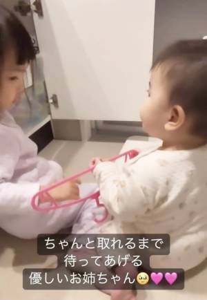 「心が洗われる…」と話題！⇒小さな姉妹の共同作業に思わず感動！お姉ちゃんの素敵な声かけとは…？