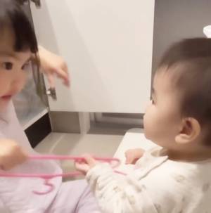 「心が洗われる…」と話題！⇒小さな姉妹の共同作業に思わず感動！お姉ちゃんの素敵な声かけとは…？