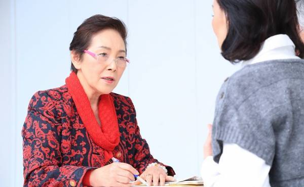 「日常的に夫にイライラ」このまま夫婦としてやっていける？⇒思わず納得！占い師の意外な回答とは！？