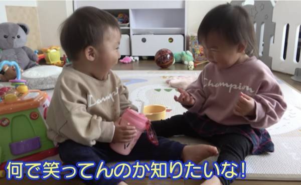 131万回再生！男女双子の赤ちゃんが大爆笑♡「おもしろすぎ！」「何度でも見たくなる」と話題に！？