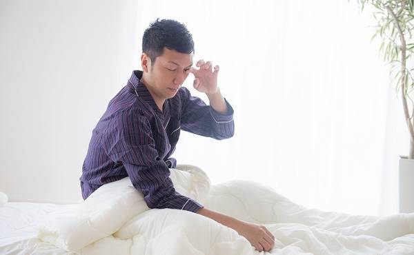 「寝すぎて頭痛い」夫の発言にプツン！休日の朝、ダラダラしている夫に毒を吐いたら…衝撃の結末に！？